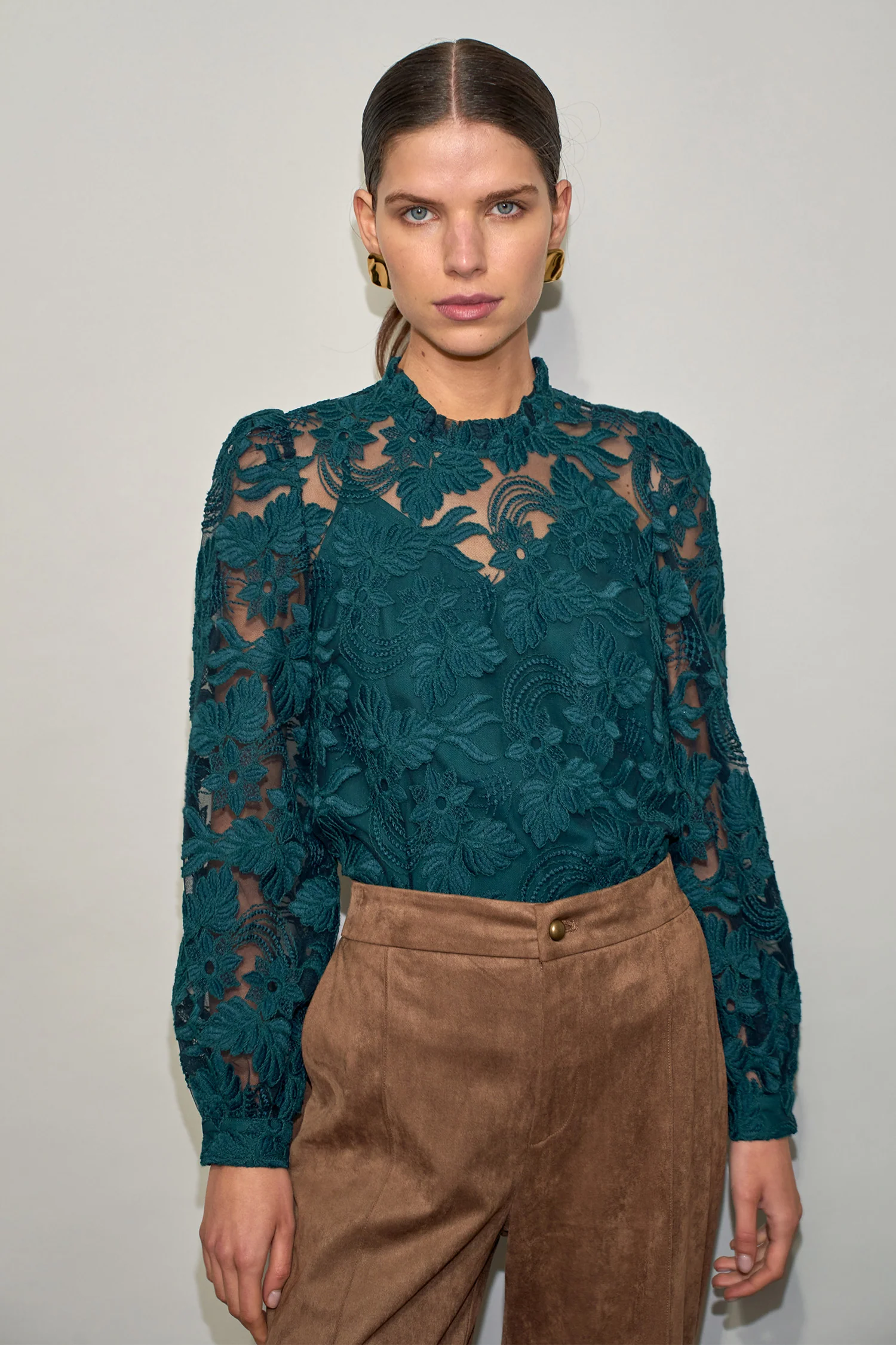 new artistry: signature lace